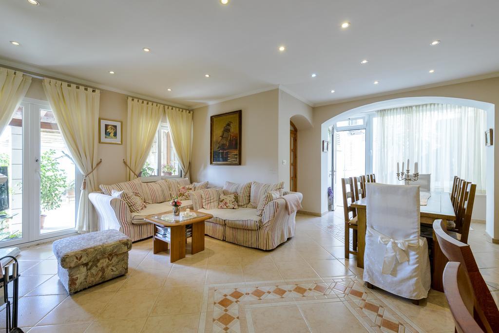 Superior Stunning Apartment Gravosa With A Free Parking Dubrovnik Exterior foto